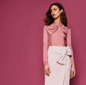 🆕️ NWOT PINK "Oh My Love" Bow Pencil Skirt